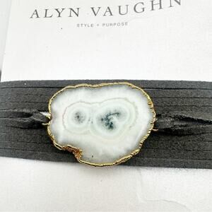 Alyn Vaughn Wrap Agate Natural Stone Bracelet Jewelry NWT $40 Gray Gold White